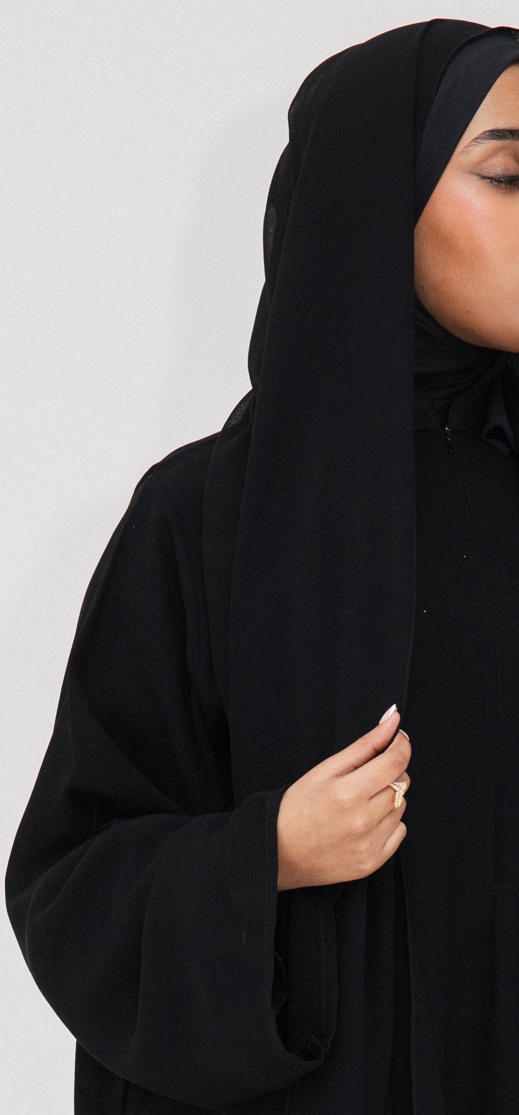 Noir Abaya | Nida Linen Fabric | Concealed Buttons | Sharp Cuffs | Flowing Silhouette | Casual & Formal Style