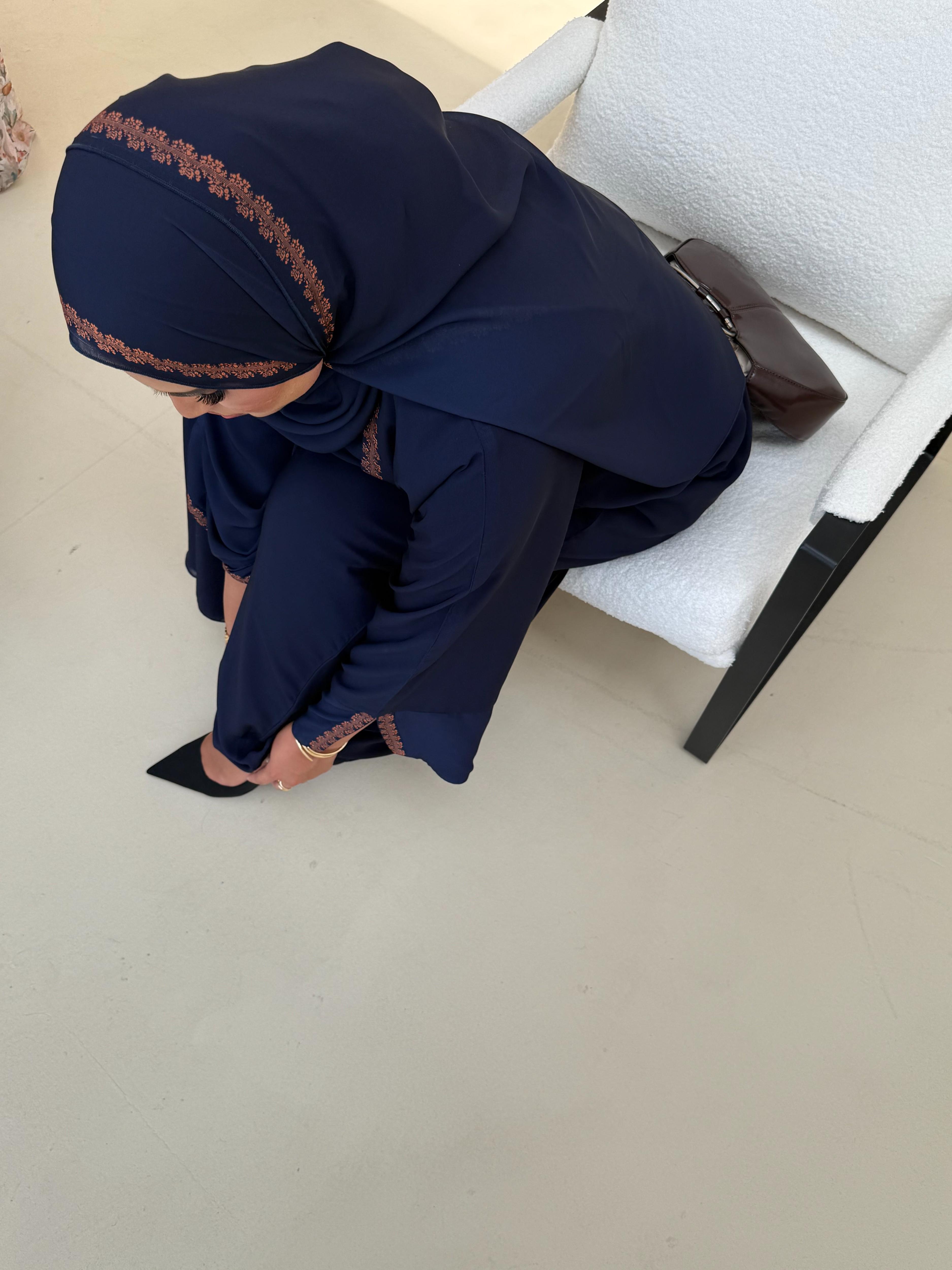 Luna Abaya